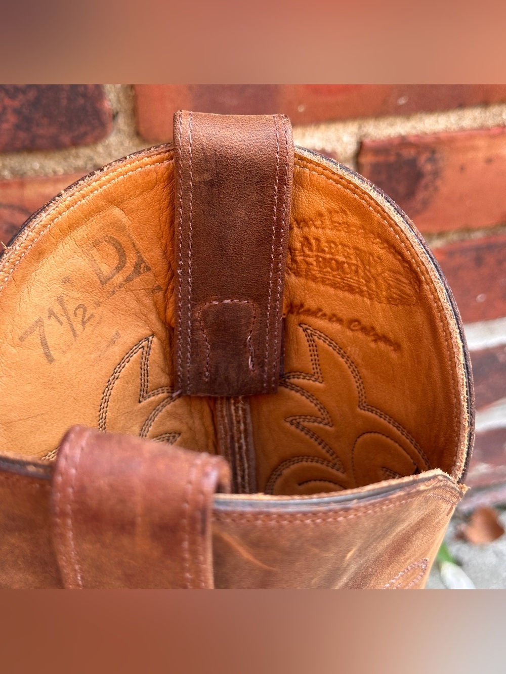 Vintage Tan Leather Western Cowboy Boots - Picture 5 of 11